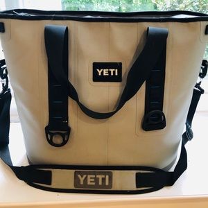 Yeti 40 Hopper Soft Cooler